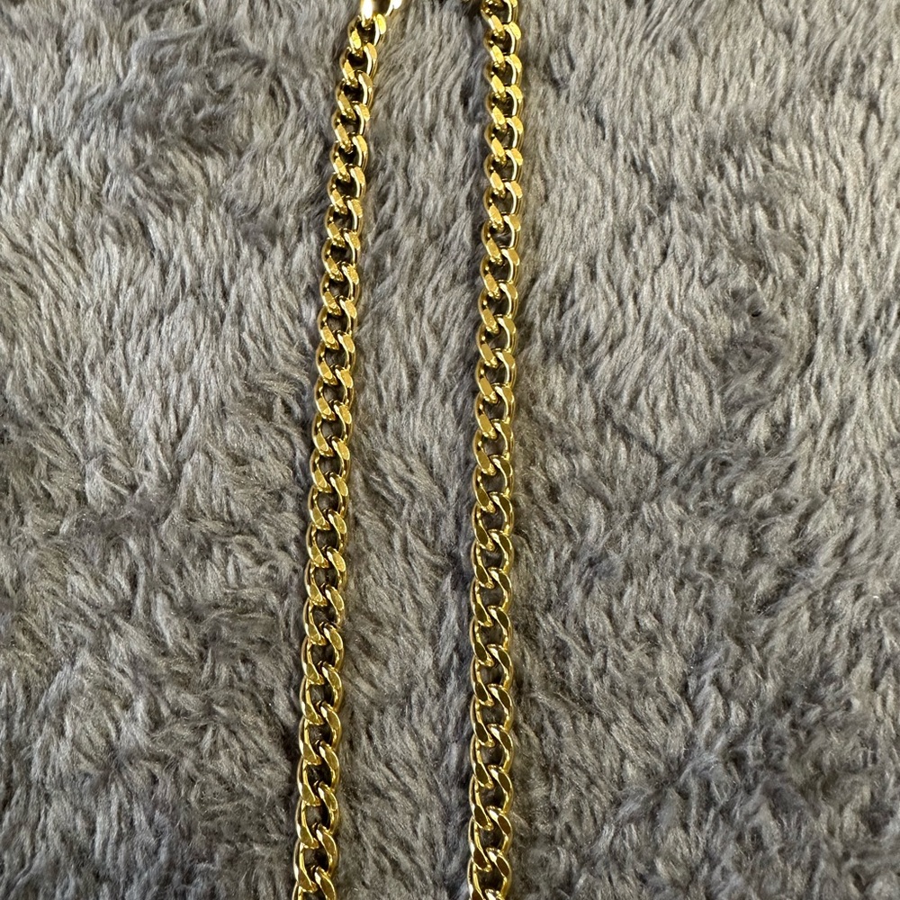 Gold Chain Necklace - Picture 4 of 6